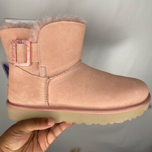 UGG BOOTS